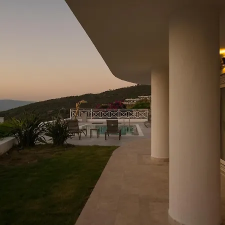 Front Superb Villas * Milas