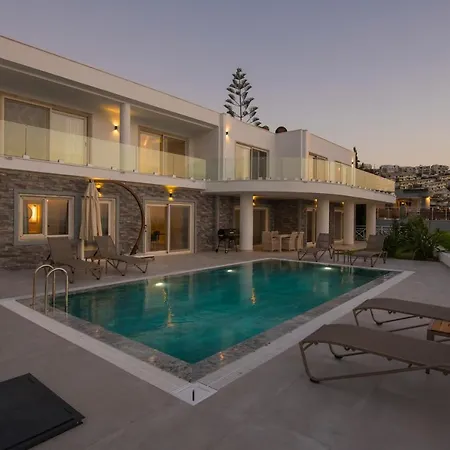 Front Superb Villas Βίλα Milas